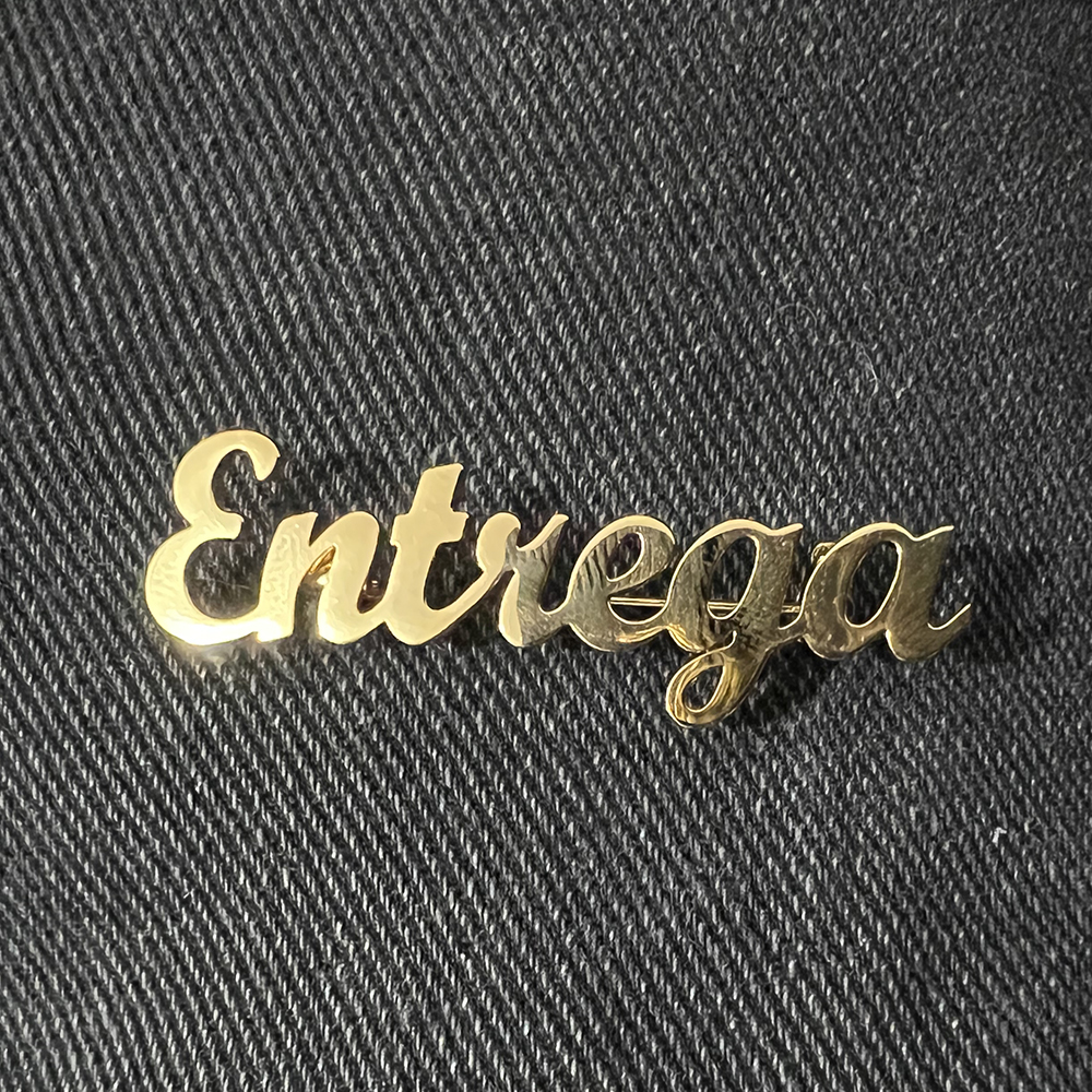 Custom name brooch interwoven  – Embroidery Kaftan recenzja i cena