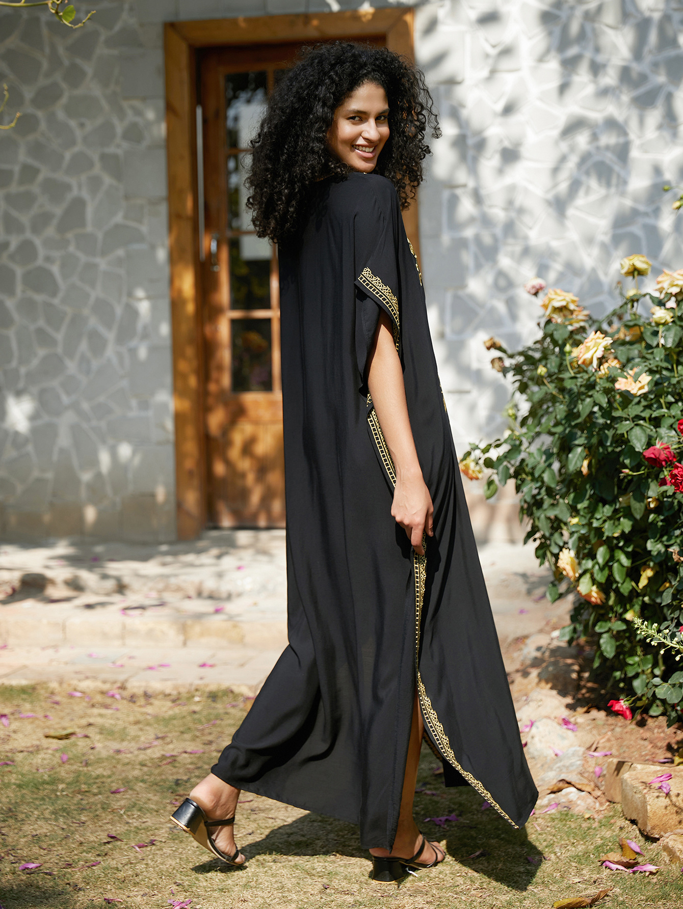 Black Gold Embroidery Kaftan M – Embroidery Kaftan recenzja i cena