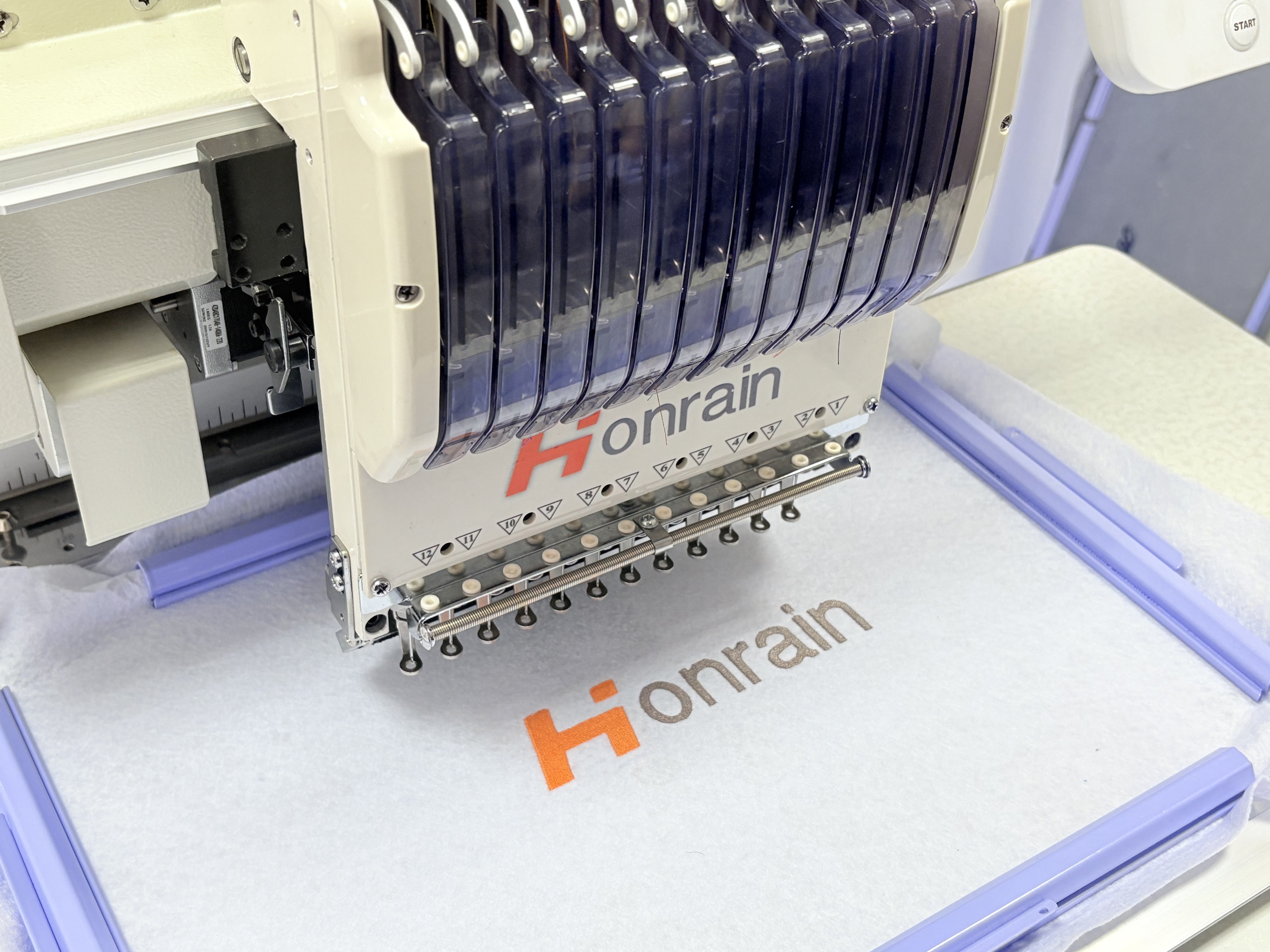China Hot Sale High Quality Au – Embroidery Machine China recenzja i cena