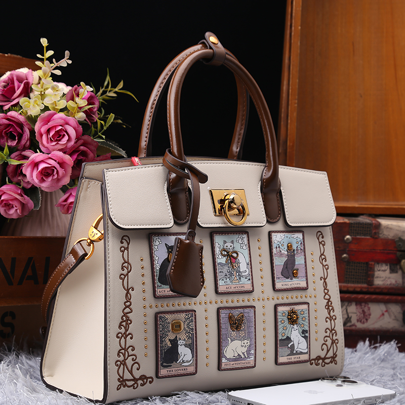 2025 High Luxury and Vintage C – Embroidery Cat recenzja i cena